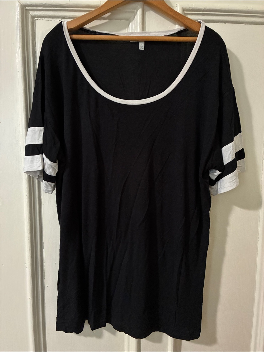 Charlotte Russe Black White Short Sleeve Top Size XL Wide Neckline